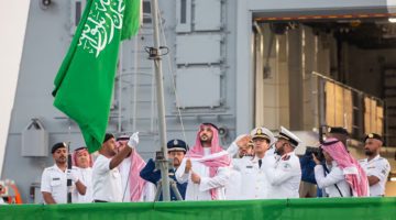 "وزير الدفاع" يعلن رسمياً عن تدشين سفينة جلالة الملك جازان