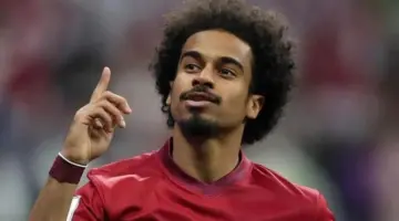 من هي زوجة اكرم عفيف وماذا تعرف عن مسيرته الاحترافية الرياضية؟