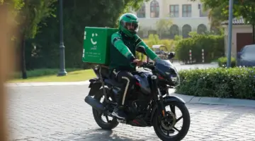 كم دعم العمل الحر للعاملين في توصيل طلبات؟.. "الموارد البشرية" تجيب