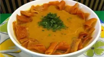 ما هي طريقة تحضير شوربة العدس بالطماطم بنكهة مميزة وأحلى طعم في المنزل