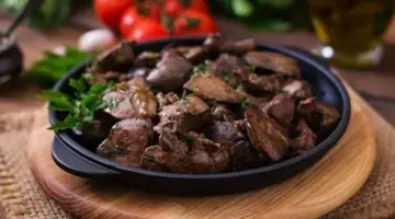 ما هي طريقة عمل كبدة محمرة بالبصل الأخضر حضري وجبة صحية في رمضان