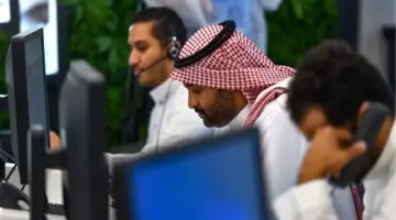 ثلاث أيام إجازة وأربع أيام عمل.. ماذا لو تصادفت أول أيام إجازة الويكند مع موعد صرف الرواتب أو برامج الدعم؟