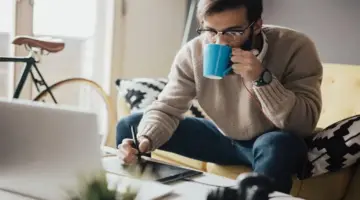 ما هي شروط استخراج وثيقة العمل الحر في السعودية وخطوات إصدارها؟