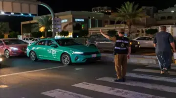 ما هي الفئات التي يشملها تخفيض المخالفات المرورية وكيفية السداد عبر إيفاء؟