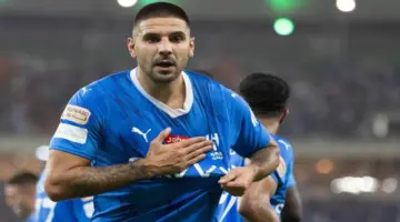 جارية الآن..المهاجم الصربي ميتروفيتش يتقدم للهلال بهدف رائع أمام استقلال أصفهان
