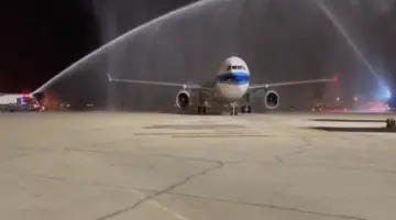 اليوم الأحد .. وصلت أولى الرحلات بين الرياض وشنغهاي إلى مطار الملك خالد الدولي