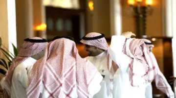 اعتزازًا بالهوية الوطنية.. التأكيد على الجهات الحكومية بإلزام منسوبيها بالزي الوطني 