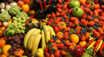 أسعار الفاكهة اليوم الأربعاء.. ارتفاع في سعر المانجو والجوافة في سوق العبور