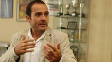 ما هي أبرز المعلومات عن خوليو توس المعد البدني لنادي برشلونة؟