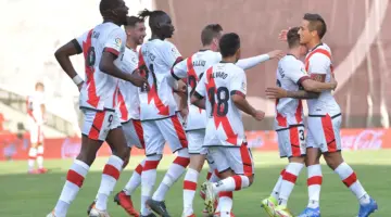 رايو فاليكانو يواجه غرناطة اليوم في منافسات الدوري الإسباني