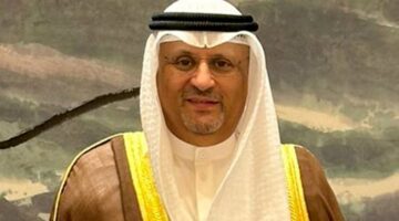 وزير التجاره عمر العمر يفقد الوعي أثناء كلمته في المنتدى الخليجي- الصيني