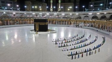 إصدار التصاريح عبر تطبيقي نسك وتوكلنا..  متى تفتح العمرة بعد الحج 2024؟