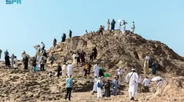 بالصور.. ضيوف برنامج خادم الحرمين يزورون مسجد قباء وجبل أٌحد ضمن فعاليات البرنامج الثقافي