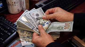 هل تراجع سعر صرف الدولار مقابل الدينار العراقي اليوم 3 يونيو 2024؟