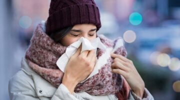 تعرف علي أسباب سيلان الأنف.. علاج بسيط وسريع من المنزل