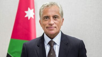 المومني وأبو صعليك ومفاوضات منزوعة الدسم.. طاقم الأسماء المرشحة لحكومة جعفر حسان الرئيس الجديد بالأردن وسيرتهم الذاتية 