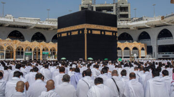 تمديد تاشيرة العمرة 1446.. تفاصيل التحديثات الجديدة للائحة تأشيرات العمل المؤقتة لخدمات الحج والعمرة