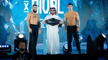 فوز الملاكم الروسي أرتور بيتربييف فى نزال الملاكمة بموسم الرياض