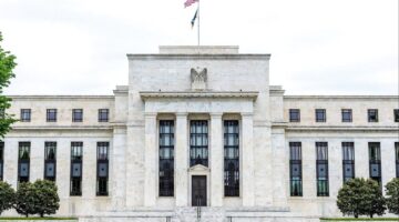 فوز ترامب يحسم قرار خفض الفيدرالي الامريكي سعر الفائدة خلال اجتماع اليوم