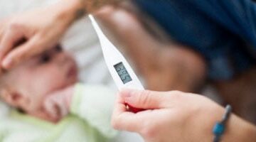 13 علامة تحذيرية قد تظهر على طفلك وتشير إلى مرض خطير.. لا تتجاهليها!