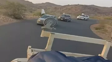 تنبيه عاجل لسائقي الشاحنات: إغلاق طريق مأرب-البيضاء.. هذه أنواع المركبات المسموح لها بالعبور