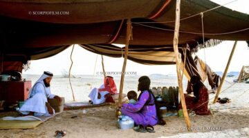 صور نادرة تاريخية من بادية الربع الخالي عام 1403هـ تكشف أسرار الحياة الصحراوية الأصيلة