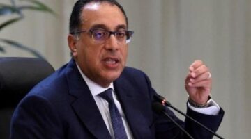 فرح عارمة في مصر: الحكومة تقر إجازة 5 أيام متتالية للبنوك والمدارس والقطاعات الحكومية