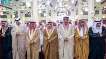 أمير الرياض ونائبه يؤديان صلاة الوداع على الأمير ناصر بن فهد