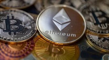 "بتكوين" ترتفع بدعم من مشتريات شركة "ستراتيجي" المملوكة لملياردير أمريكى