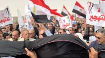 آلاف المصريين من العريش يعلنون رفضهم تهجير الفلسطينيين.. فيديو
