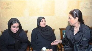 أفشة ووفاء عامر ونجوم الكرة والفن يقدمون واجب العزاء في إبراهيم شيكا