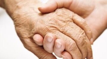 إجابات أهم 5 أسئلة عن مرض الشلل الرعاش في يومه العالمي