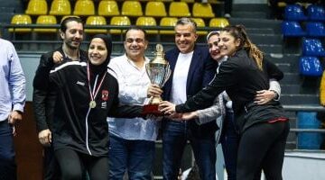 احتفالات الأهلي بفوزه بلقب كأس مصر للسيدات في كرة اليد.. صور حصرية!
