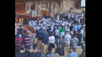 الأقباط يحتفلون بالجمعة العظيمة بدير سمعان الخراز بالمقطم (فيديو)