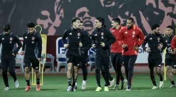 صراع الدورى يشتعل.. الأهلى يطلب الاستمرار فى إجراءات استقدام حكام أجانب