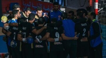 الأهلى يتسلم درع دورى محترفي كرة اليد أمام الزمالك