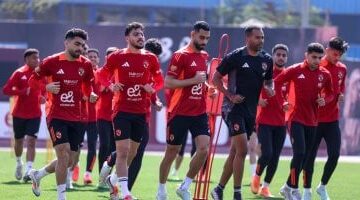 الأهلي يمنح لاعبيه تطعيمات وقائية قبل السفر إلى موريتانيا