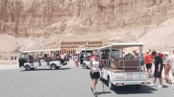 السياحة والآثار: استقبال 175.000 زائر مصرى وأجنبى فى أول وثان أيام العيد
