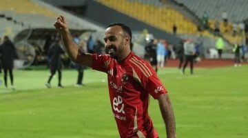 الشحات وأفشة وطاهر ضمن "بدلاء" الأهلي أمام الهلال السوداني بموريتانيا