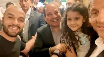 الطفلة ليان التى حملها الرئيس السيسى: بحبك يا ريس ونفسى أشوفك تانى وتحيا مصر.. فيديو