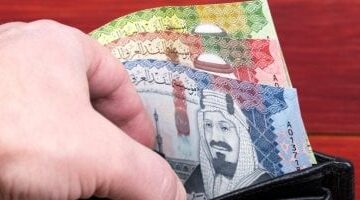 يحافظ الريال السعودي على استقراره مقابل الجنيه خلال منتصف تعاملات الأربعاء 30 أبريل 2025