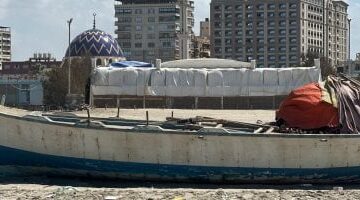 بسبب ارتفاع الأمواج.. توقف الصيد على شاطئ محافظة بورسعيد ..فيديو