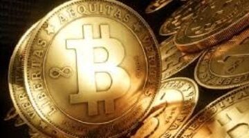 بيتكوين يتراجع بعد مكاسب قوية مع تفاؤل بانفراج التوترات التجارية