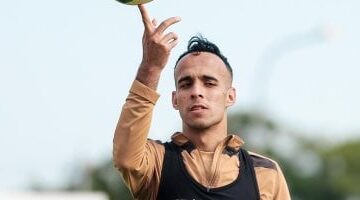 بيسيرو يخطط لإشراك ناصر منسي في هجوم الزمالك أمام المصري