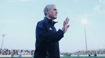 تعيين مدرب فني مؤقت للأهلي بديلًا عن كولر.. وسامي قمصان يغادر مع السويسري
