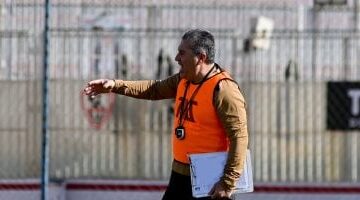 حقيقة إخطار بيسيرو بحضور اجتماع الإدارة وموقفه مع الزمالك