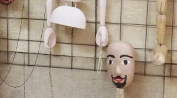 دخلنا كواليس صناعة عرائس الماريونت.. وصانعها يكشف مفاجآت.. فيديو