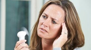 دراسة "الهبات الساخنة" لانقطاع الطمث ترتبط بالعلامات المبكرة للخرف