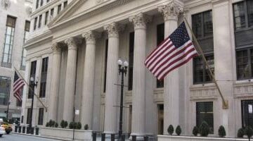 رئيس الاحتياطى الفيدرالى الأمريكى: سنبقى على سعر الفائدة حاليا