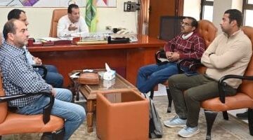 رئيس جهاز العاشر: تسريع وتيرة تنفيذ مشروعات الطرق لتلبية احتياجات السكان